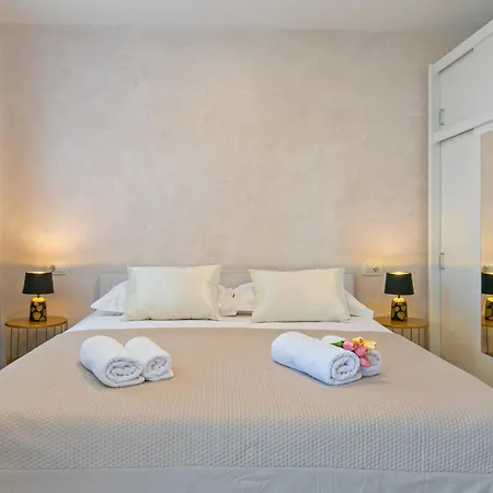 Apartments Nataly With Free Parking Makarska Exterior photo
