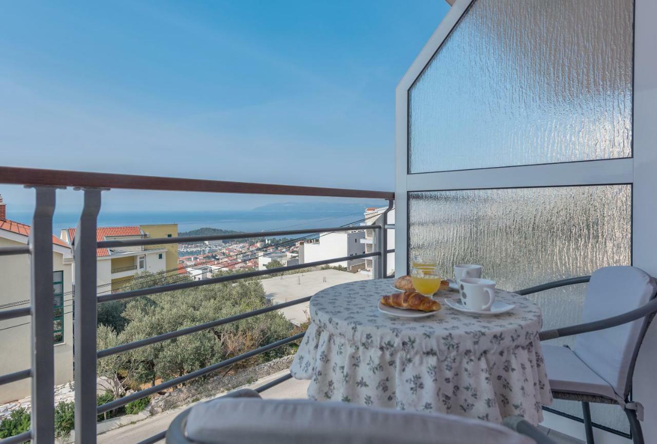 Nataly With Free Parking Apartment